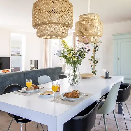 Kustlijn Vakantiewoning Holiday home *